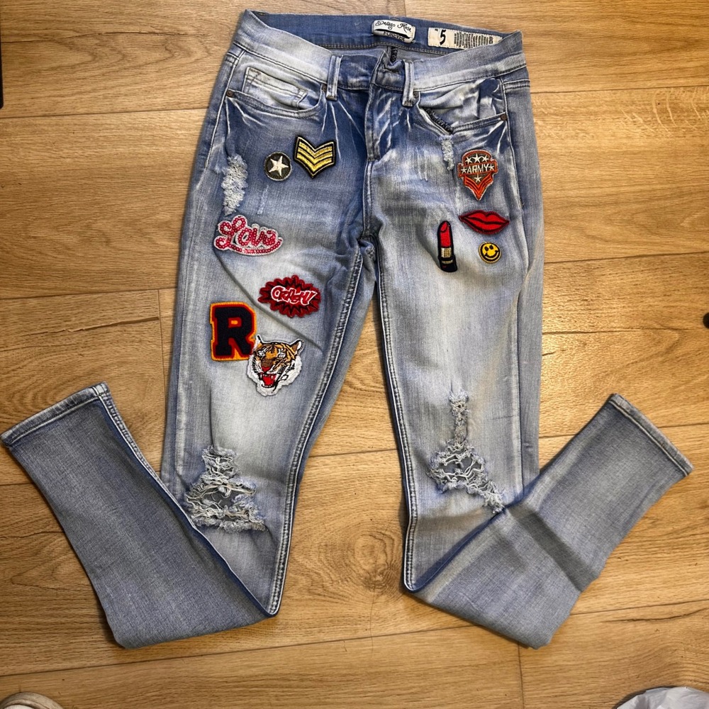 Indigo Rein Forever Distressed Patch Skinny Jeans Light Wash Size 5 Novelty